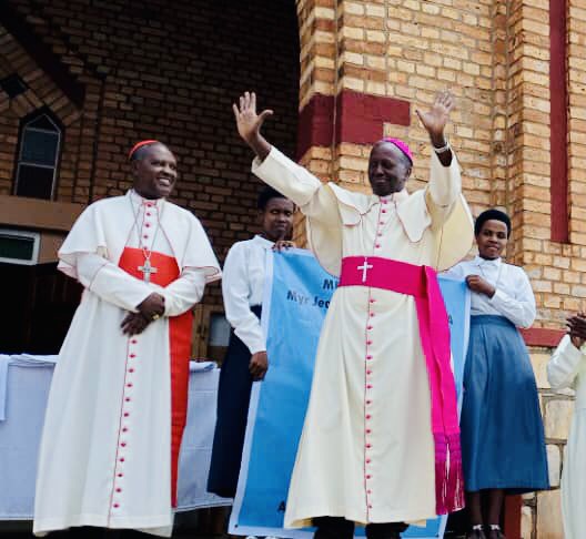 Ubwo Musenyeri Ntagungira yageraga i Butare