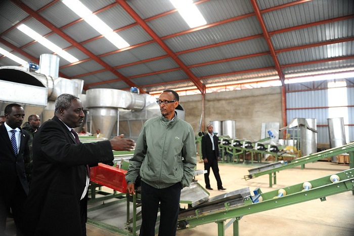 Ubwo yasuraga akarere ka Nyamagabe muri Gashyantare 2013, Perezida Kagame yanasuye uruganda rw'icyayi rwa Mushubi (Mushubi Tea Factory)