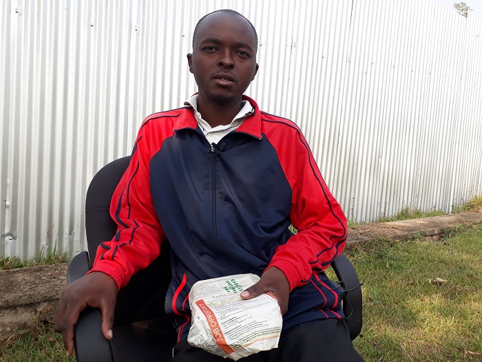 Uwingenzi Jean Berchmas avuga ko yakubitiwe muri Uganda kugeza ubwo adashobora kwicara neza kubera ibisebe bamuteye