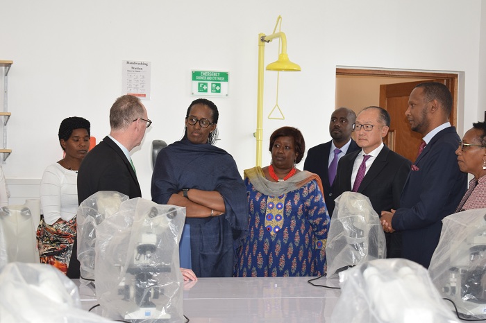 Abayobozi basobanuriwe imikorere ya Kaminuza