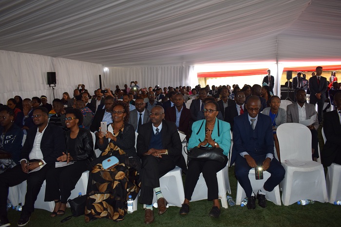 Akanyamuneza kari kose ku miryango y'abahawe impamyabumenyi