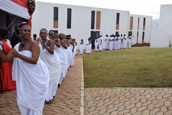 Ababyinnyi mu njyana za kinyarwanda basusurukije abitabiriye uyu muhango