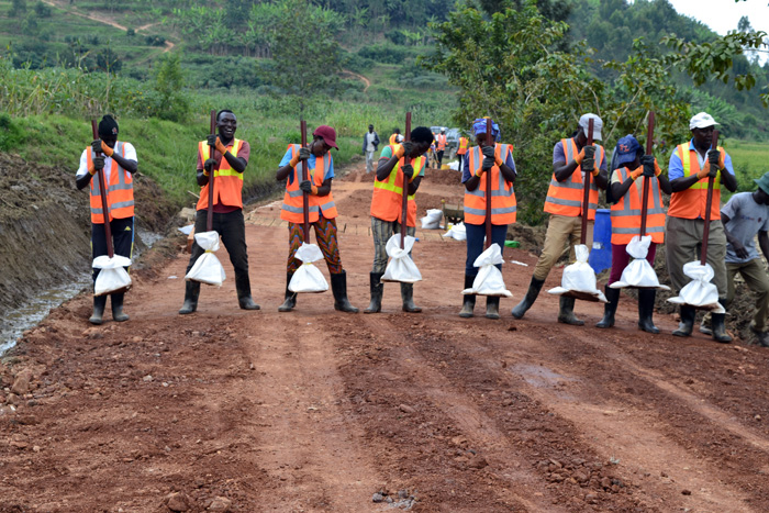 Uku niko bagenda batsindagira ku murongo badasigana