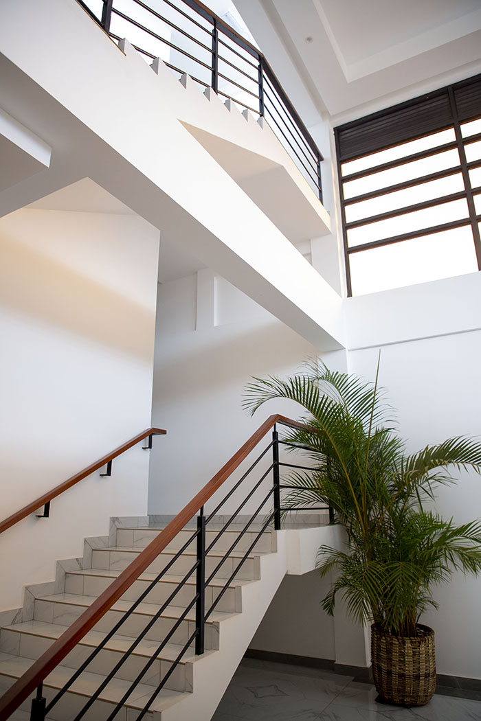 Uko mu nyubako imbere hateye