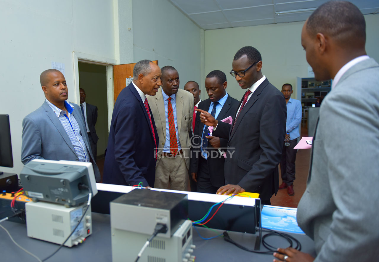 Basuye ahantu hatandukanye bigishiriza Imyuga n'ubumenyingiro muri iyi Kaminuza