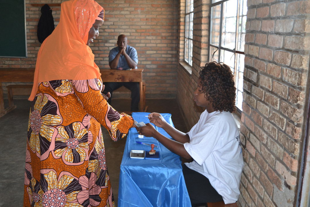 Umaze gutora yashyirwagaho ikimenyetso cy'uko yabirangije