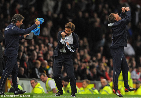Umutoza Andre Villas Boas yishimira igitego.