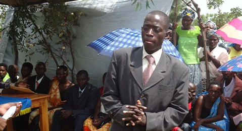 Ndazibuye imbere y'umugeni n'abaturage yangiwe gusezerana kuko yataye abo yabyaye