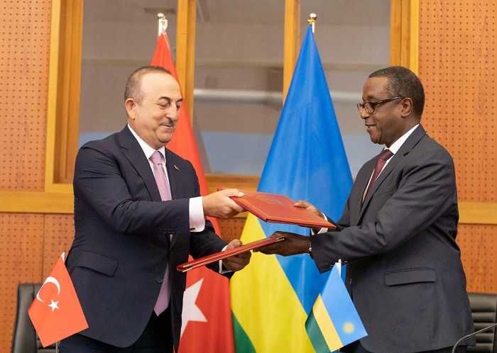 Bishimiye gukomeza gushimangira umubano w