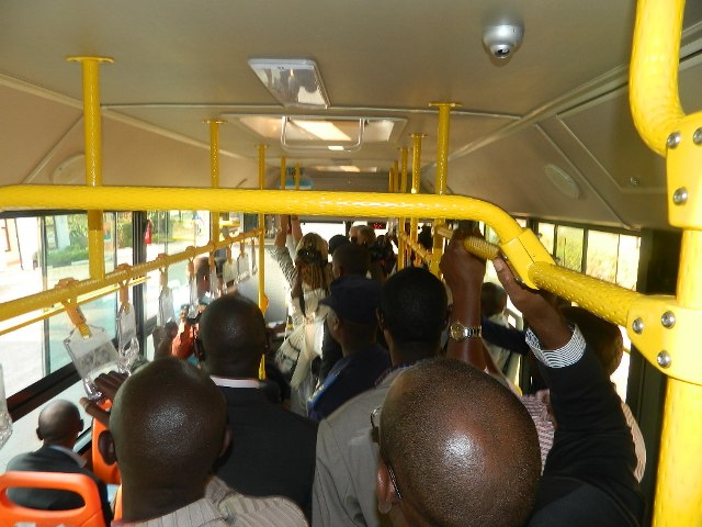 Umubyigano ukabije muri bisi zitwara abagenzi waramenyerewe