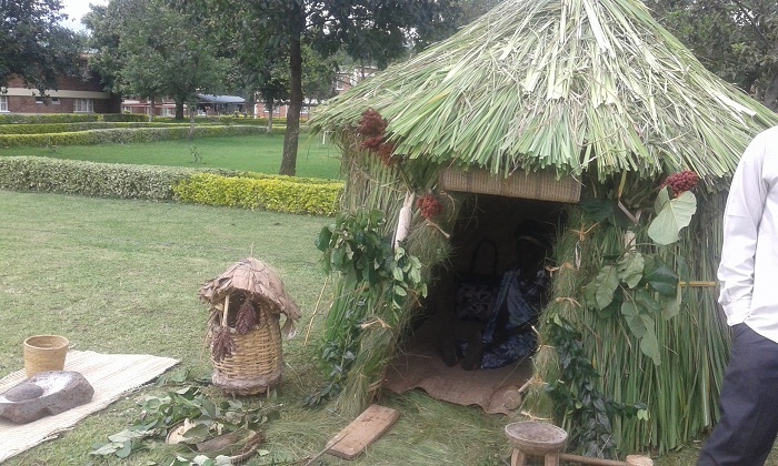 Hamuritswe inzu gakondo, ikigega n'urusyo