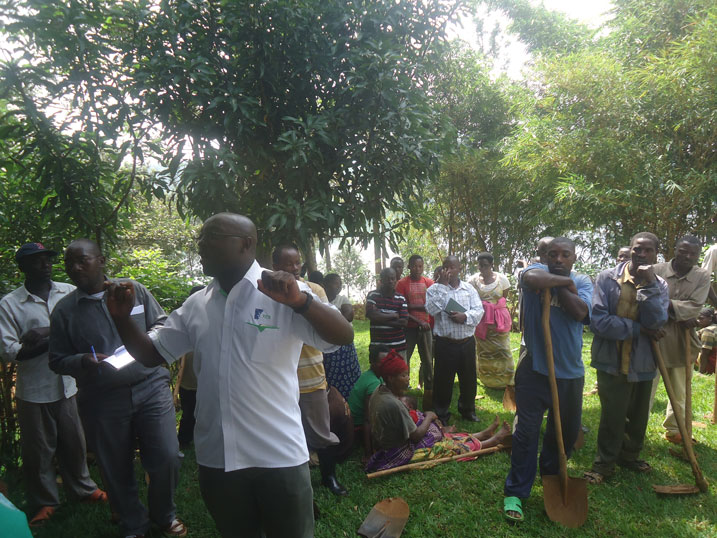 Umucungamutungo wa KCB Rusizi avuga impamvu boroje abaturage bo ku Nkombo.