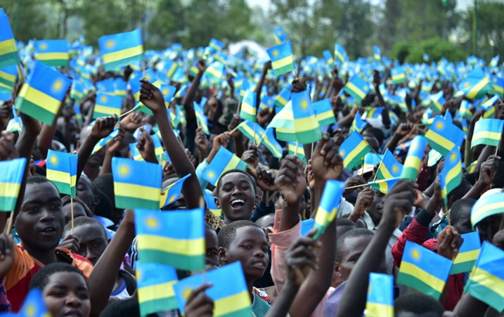 Umucyo w'ibendera ry'u Rwanda utamirije Abanyakarongi.