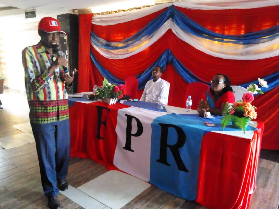 Mujiji Peter uhagarariye FPR Inkotanyi ku rwego rw'Akagari ka Rwimbogo yibukije abanyamuryango ko bafite inshingano zo gufasha Perezida Kagame gushyira mu bikorwa ibyo yemereye Abanyarwanda