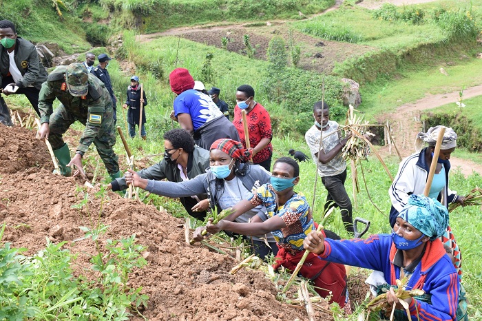 Bishimiye ko umuganda wasubukuwe, bawitabira ari benshi
