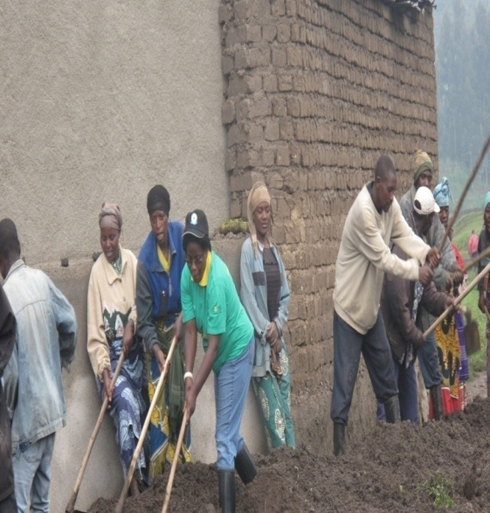 Abayobozi batandukanye ku rwego rw'igihugu nabo bifatanyije n'abaturage ba Nyabihu mu miganda itandukanye.