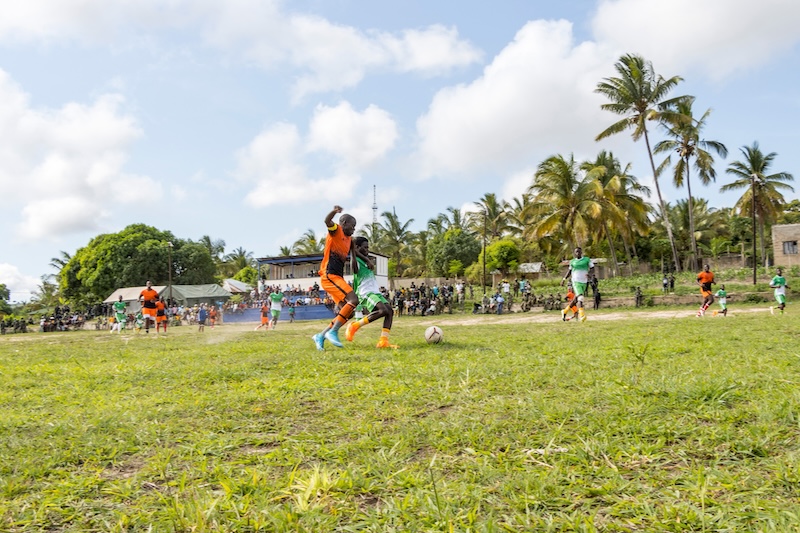 Bakinnye umupira barushaho gusabana