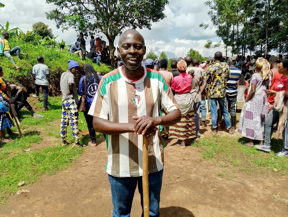 Tuyishime Dieudonné akaba n'umwarimu muri Kaminuza y'u Rwanda asanga umuganda ari umuco udakwiye gucika kuko ufitiye inyungu buri munyarwanda