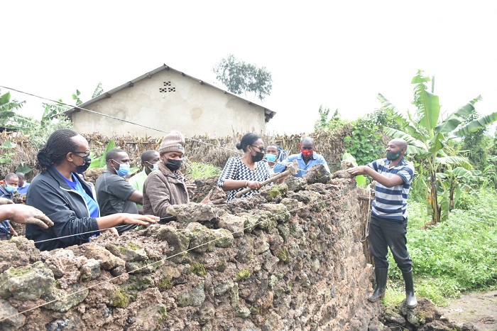 Abatuye Akarere ka Burera bishimiye kongera gukorana umuganda n'abayobozi