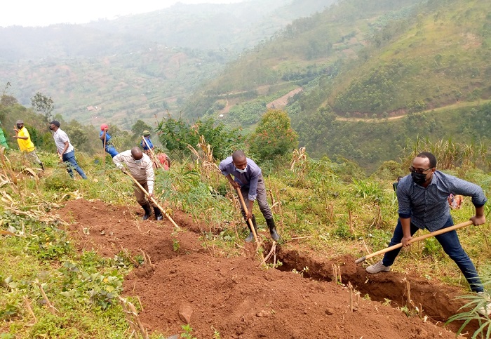 Abayobozi bafatanyije n