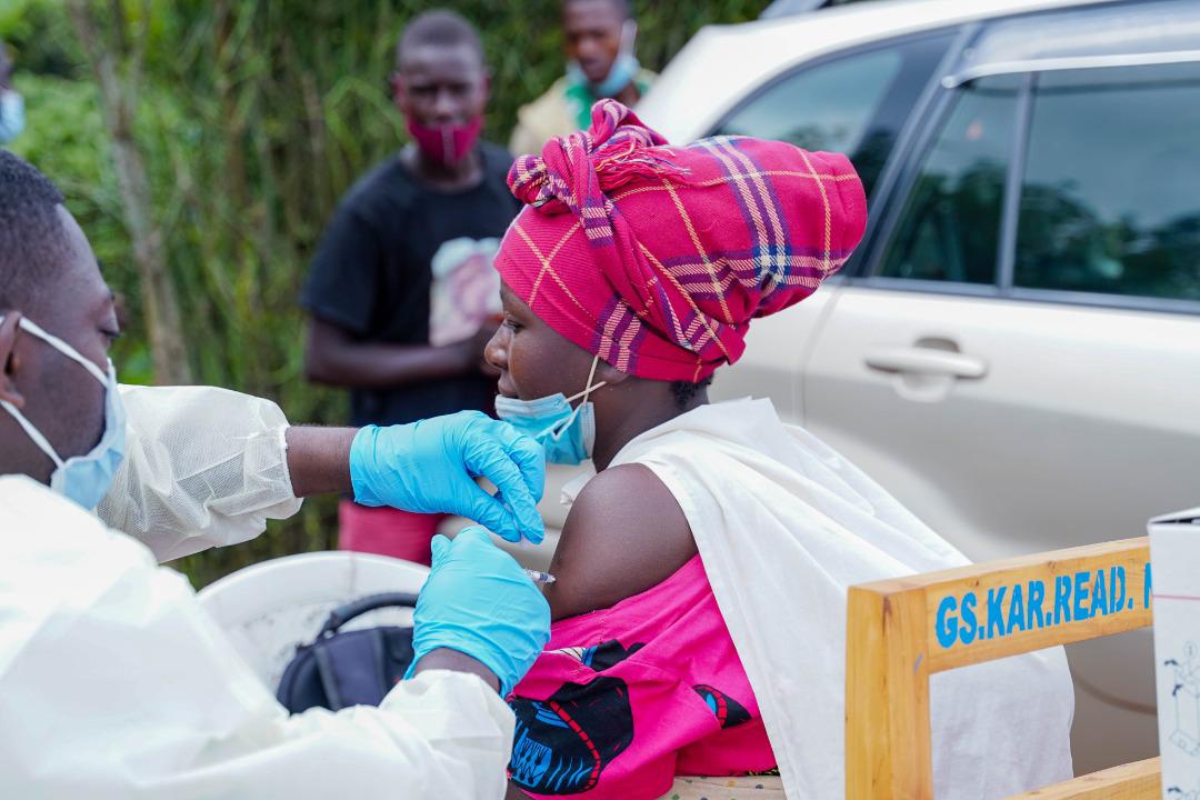 Ahabereye umuganda hatangiwe n'urukingo rwa COVID-19