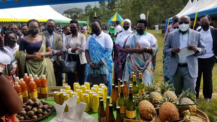 Abagore bo mu Karere ka Gakenke bamuritse ibyo bagezeho