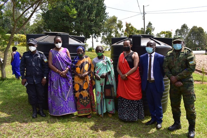 Akarere ka Rulindo kashyikirije abaturage ibigega bibafasha gufata amazi y'imvura