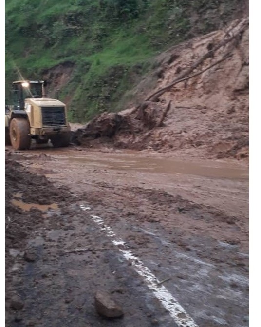 Umuhanda urimo gutunganywa