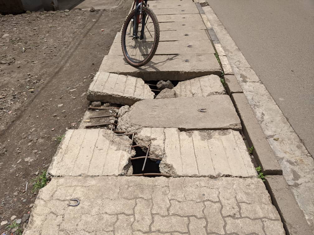 Hatagize igikorwa ngo imihanda igenda yangirika isanwe yarushaho kwangirika