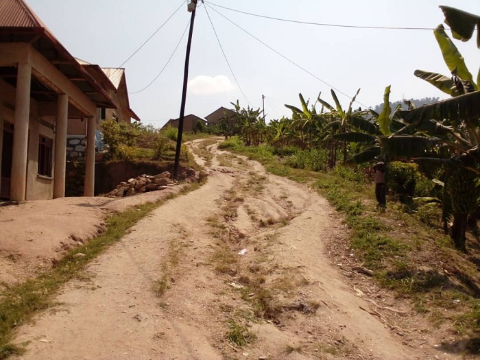 Uko uwo muhanda wari umeze mbere yo gukorwa