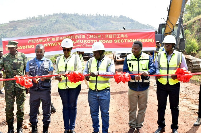 Umuhanda mushya wa kaburimbo Nyacyonga-Mukoto watangiye gukorwa ku mugaragaro