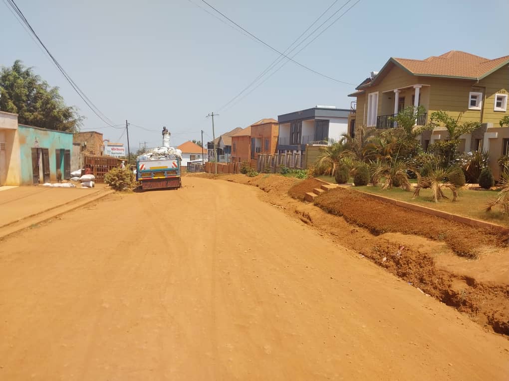 Abatuye muri Nunga muri Gahanga no mu bice bahana imbibi basanga bahawe umuhanda wa kaburimbo byakwihutisha iterambere ryaho