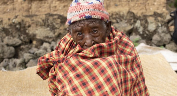 Abageze mu zabukuru ni ishuri ku bato