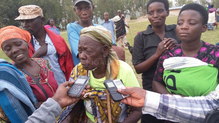 Umukecuru Nyiramatama Apolinarie ahamya ko ihene yahawe izazana impinduka mu buzima bwe 