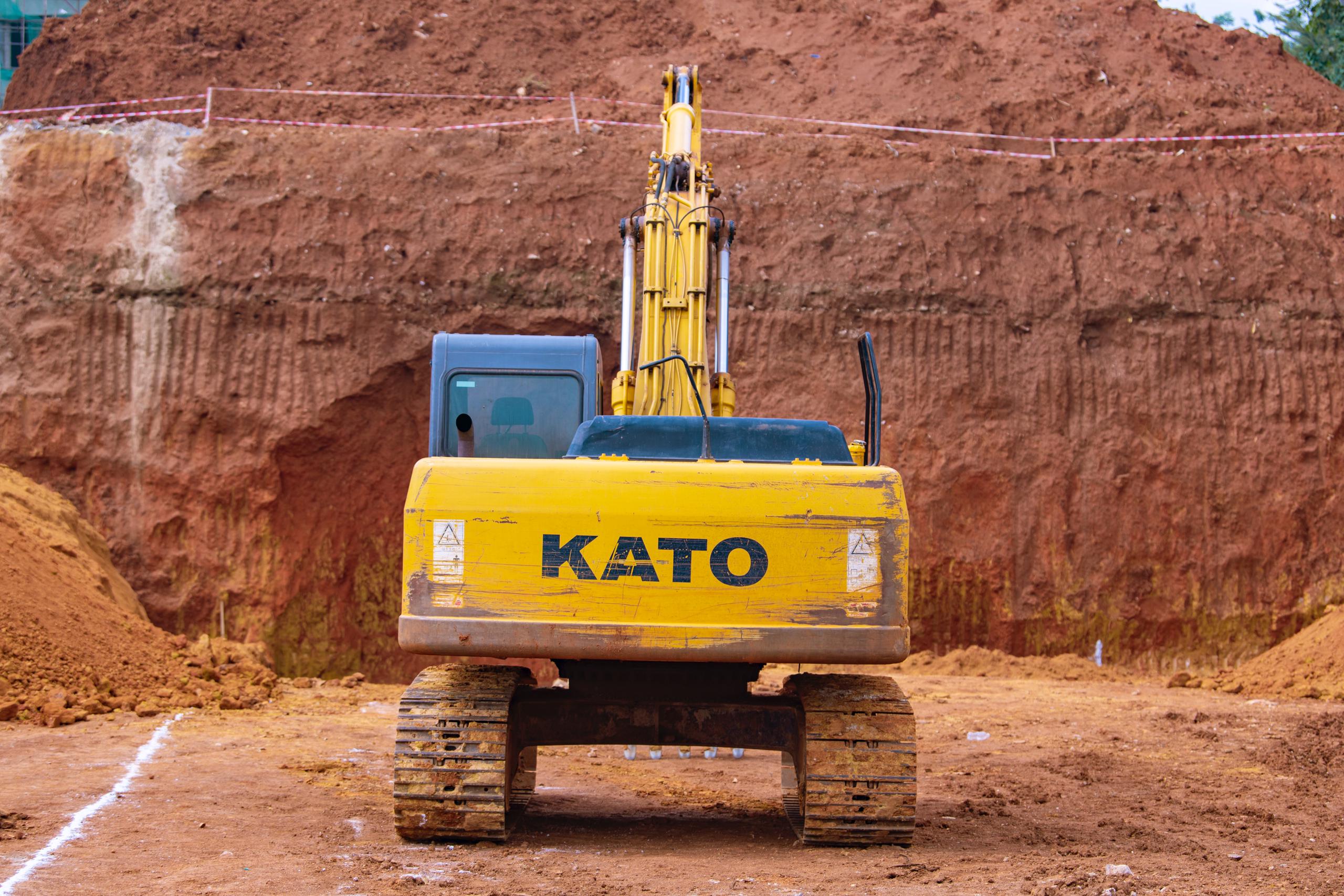 Imirimo yo gukomeza gusiza yabaye ihagaritswe ngo habanze hashyingurwe ababuriye ubuzima muri iyi mpanuka