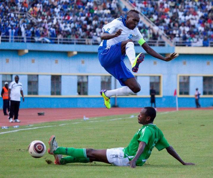 Umukinnyi wa Rayon Sports Nizigiyimana Karim Makenzi ashobora kwigira muri Kenya.