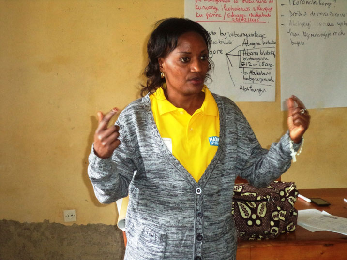 Umukozi wa Handicap International mu mushinga Ubuntu Care yasabye abayobozi b