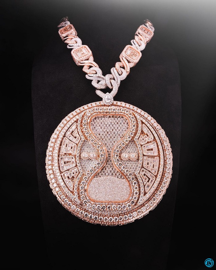 Umukufi Davido yaguze arenga miliyoni 900frw