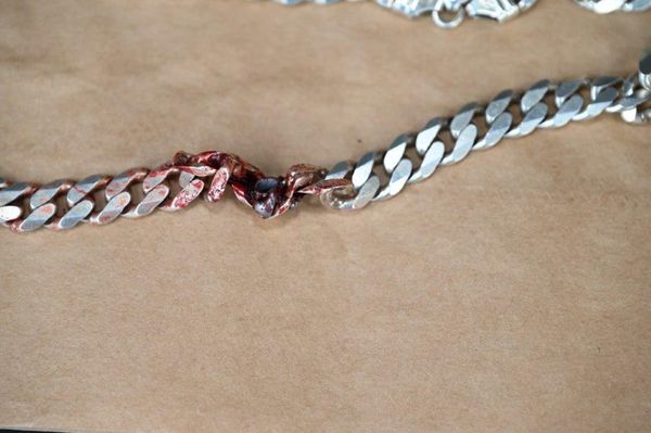 Umukufi wamurokoye isasu