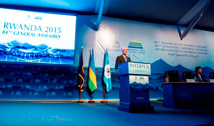 Umukuru wa Interpol ashima kuba ibigo bya Isange One Stop Center bitanga serivisi zagakwiriye kuba zishakirwa ahantu hatandukanye.