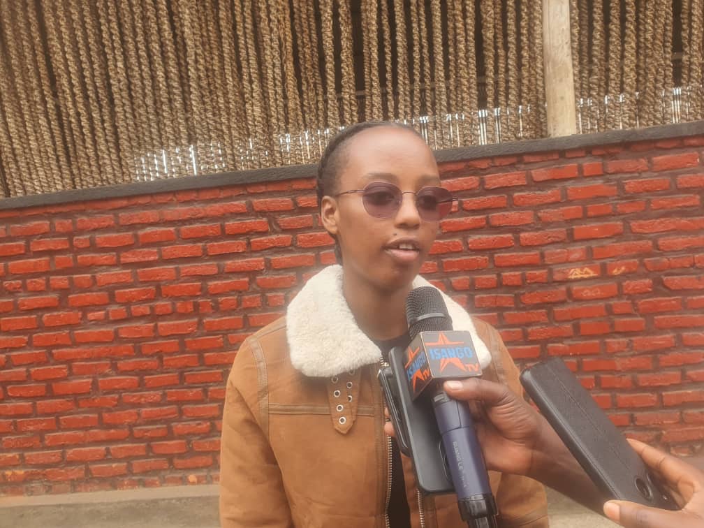 Umulisa Mireille umwe mu barimu babihuguriwe mu Buhinde