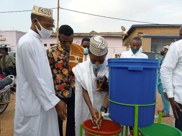 Abitabiriye isengesho aho ku Kacyiru babanzaga gukaraba intoki