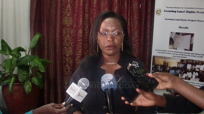 Umunyamabanga uhoraho muri minijust Isabelle Kalihangabo