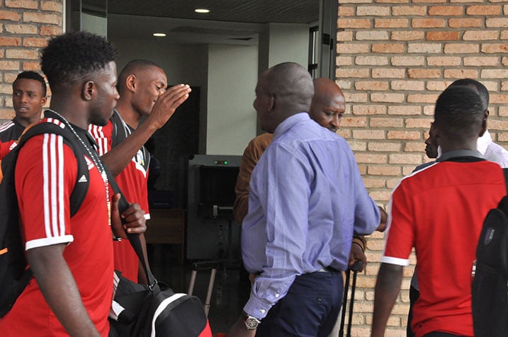 Umunyamabanga mukuru wa FERWAFA yaje kwakira ikipe ivuye muri Zambia.