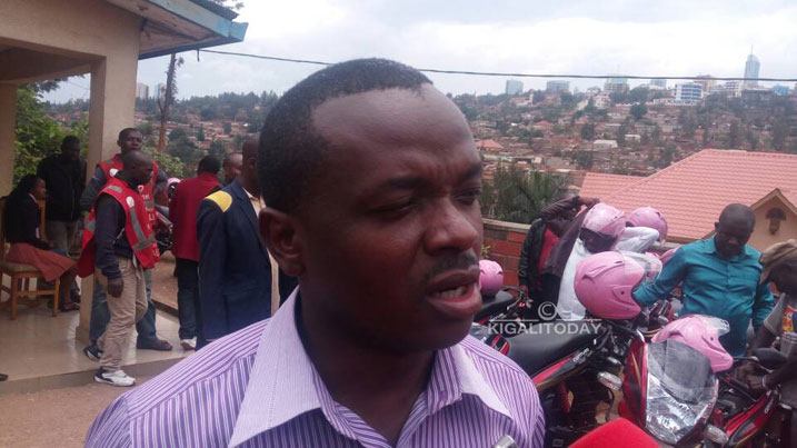 Umunyamabanga nshingwabikorwa w'ishyirahamwe ry'abamotari avuga ko bagiye kugabanya amakimbirane hagati y'abakodeshaga moto zabo n'abamotari