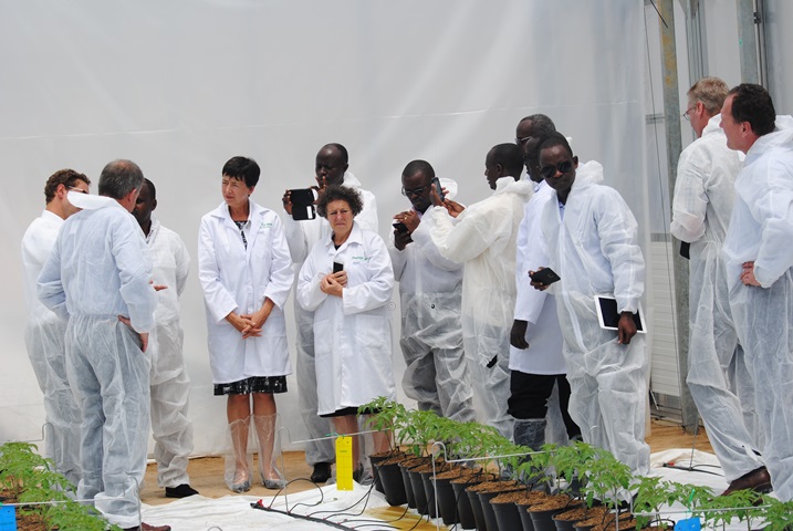 Abayobozi batandukanye beretswe imikorere y