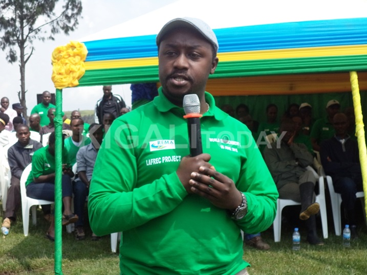 Umunyamabanga wa Leta muri minisitri y'umutungo kamere n'ibidukikije yavuze ko uwangije ibidukikije aba yihemukiye ndetse agahemukira mugenzi we atibagiwe igihugu.