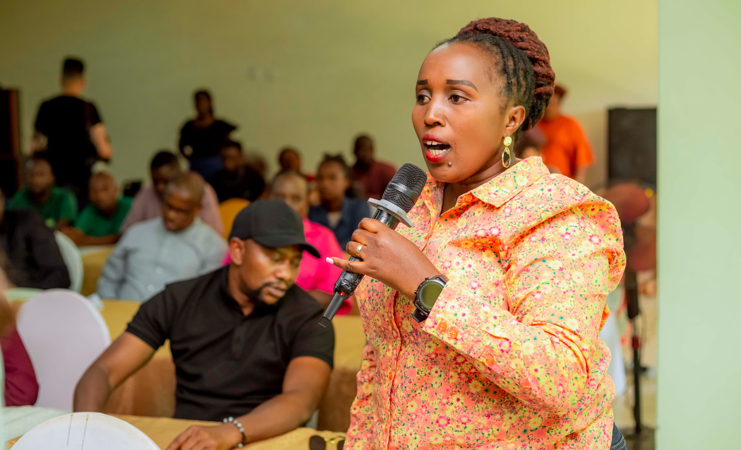 Umunyamakuru Carine Umutoni wa RBA abaza ikibazo