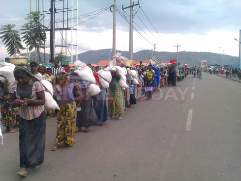 Bamwe mu babujijwe kwinjira Goma harimo n'Abanyecongo baza kurangura ibicuruzwa mu Rwanda.