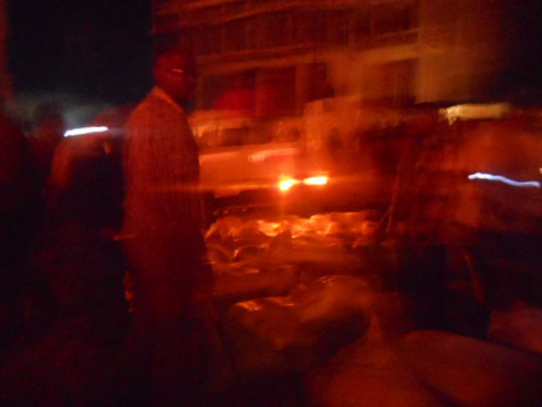 Umuriro wabanje mu nzu yari ifunze bituma abantu bawubona bitinze.